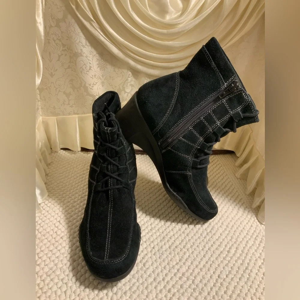 AEROSOLS TOR GUIDE WOMENS WEDGE SUEDE BOOTIES